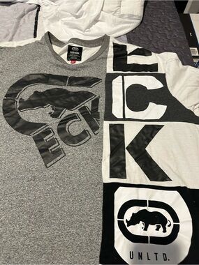 Eckō Unltd. Men’s Graphic Tee in Gray and White